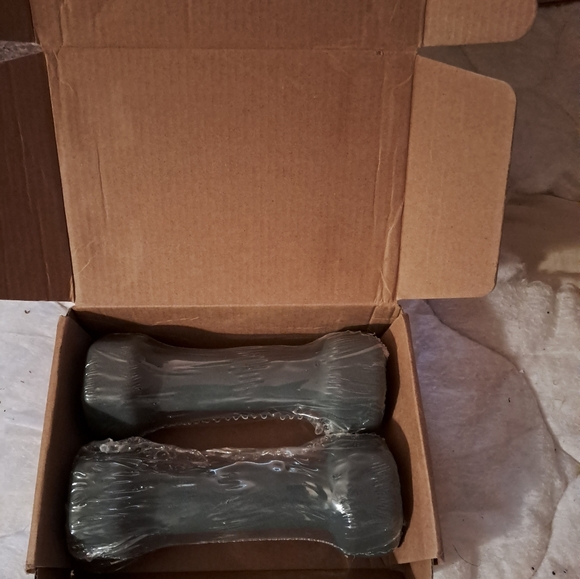 NEW WEIGHTS, 3 LB DUMBBELLS, GRAY SET. -POSH KEEPS $6 + Higher Ship'g Fee - Picture 2 of 2